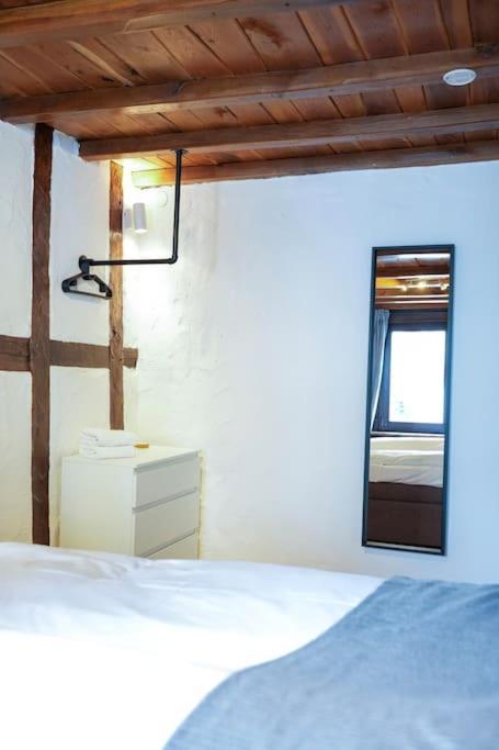 Charmante Fachwerk Wohnung Mit Terrasse In Der Altstadt Koblenz  Ngoại thất bức ảnh