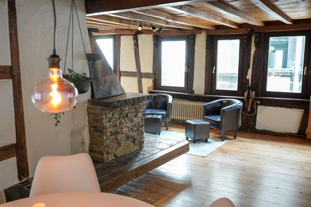 Charmante Fachwerk Wohnung Mit Terrasse In Der Altstadt Koblenz  Ngoại thất bức ảnh